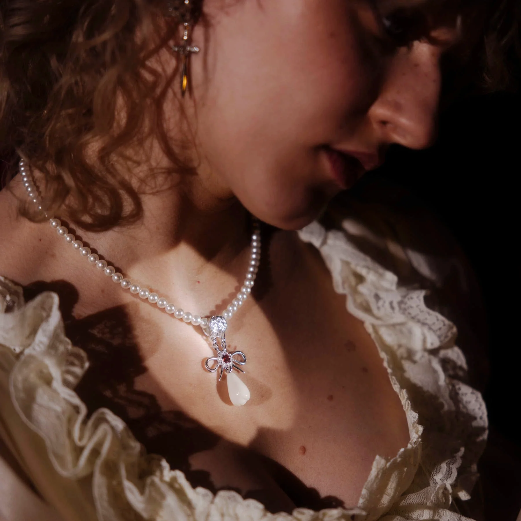 CHAIN OF REPUTATION - Image 3